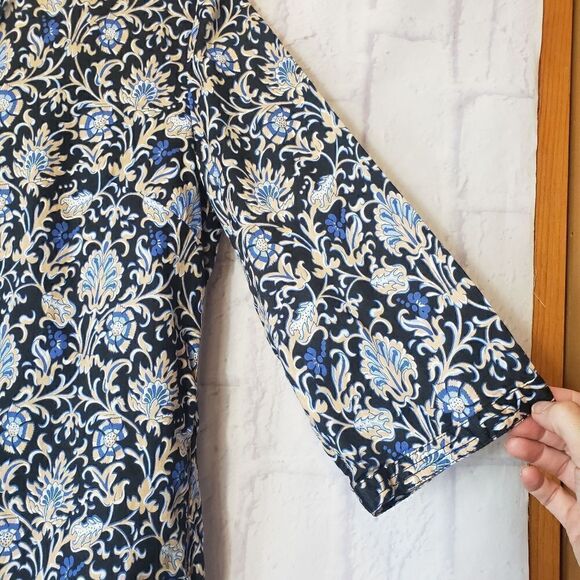 TALBOTS Floral V-neck Lighting Blouse Top - Picture 3 of 7